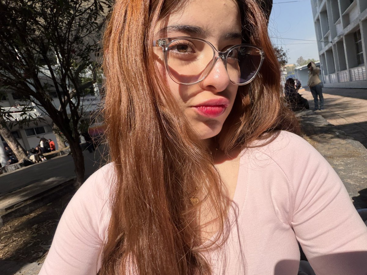 log_ela's tweet photo. yo y kenneth ya somos twins con cabello cobrizo https://t.co/BxujJCyBsQ