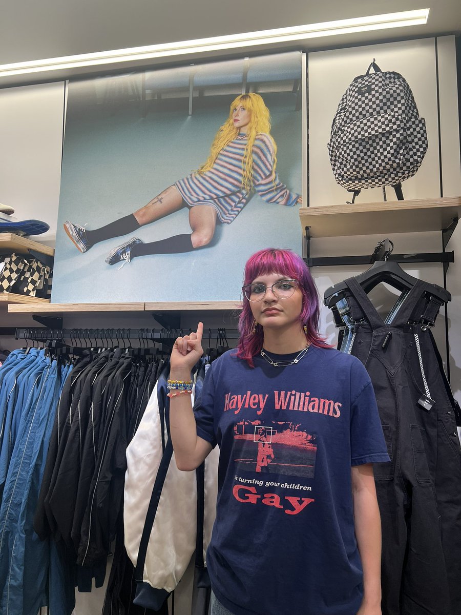 nat皿 T YORKIE BDAY BASHTYJODAYHAYTOURwhimZACDAY tweet media