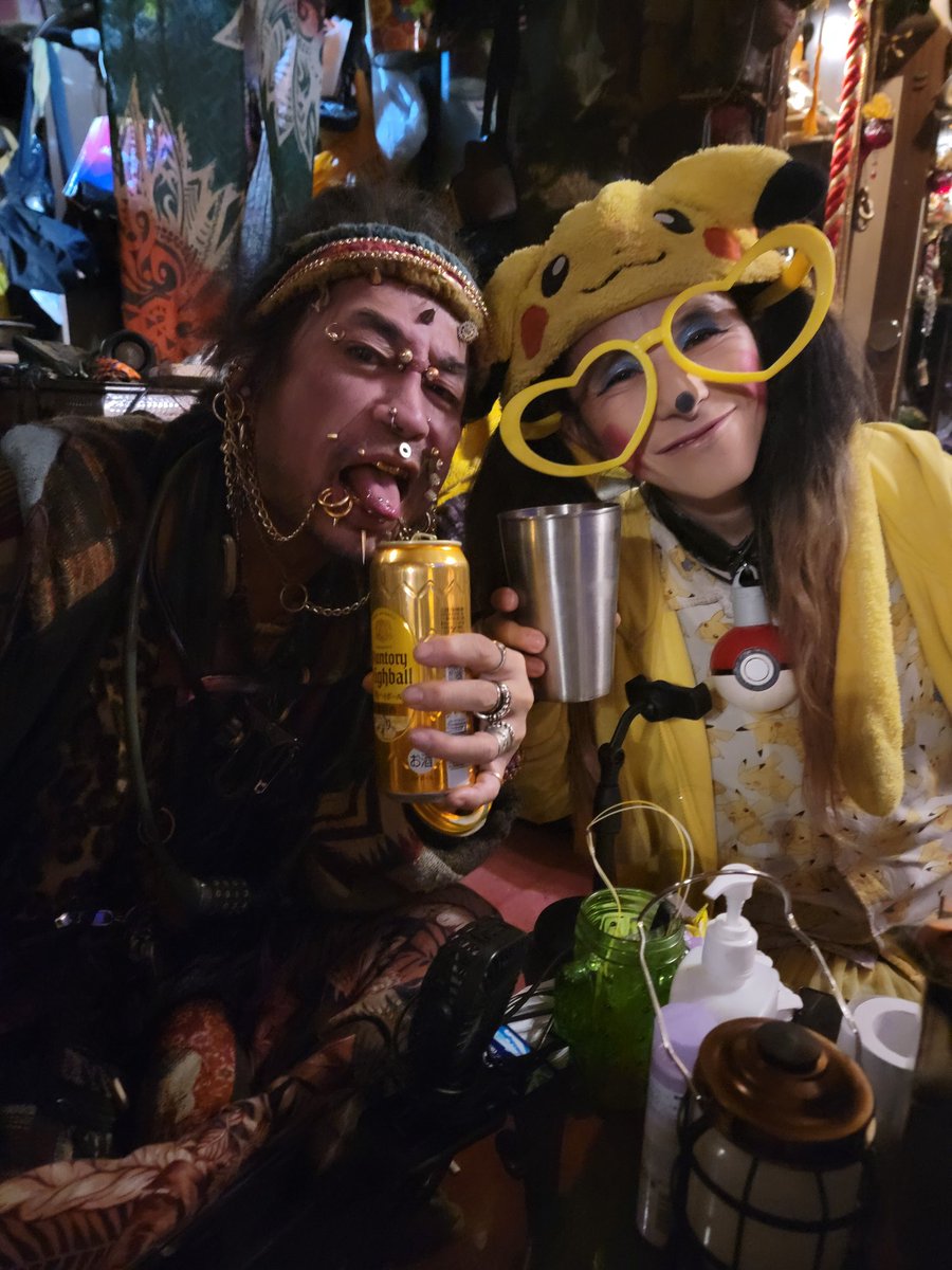 esperpika's tweet photo. 4月11日、12日は電撃ネットワーク、ランディー・ヲ様のバーで店番するピカ

会場:新宿区歌舞伎町2-39-8ダーマビル4階 rita

私が1人営業になるピカ

時間無制限3000円(飲み放題、カラオケ歌い放題)

一緒に飲もうピカ

来れる方はDM待ってるピカ

#lgbt #エスパー伊東 #ゲイ #ピカチュウ #パフォーマー https://t.co/ImquiLJpRv