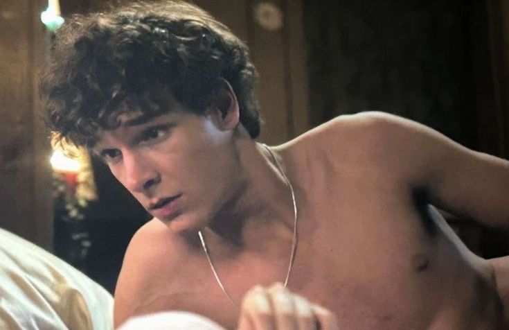 ravi is a boy in love. tweet media