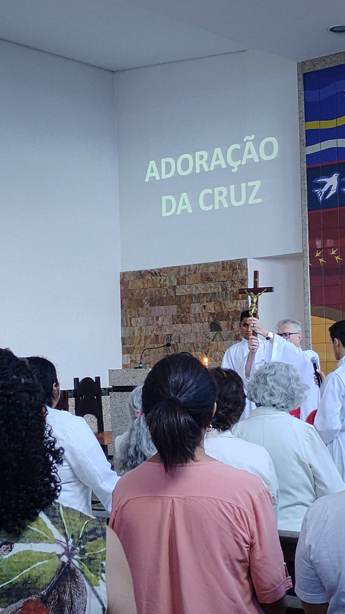 cintiamog's tweet photo. @leo_mariae Capela Nossa Senhora Rainha - Curitiba ✝️❤️ https://t.co/aMumQCYcyd