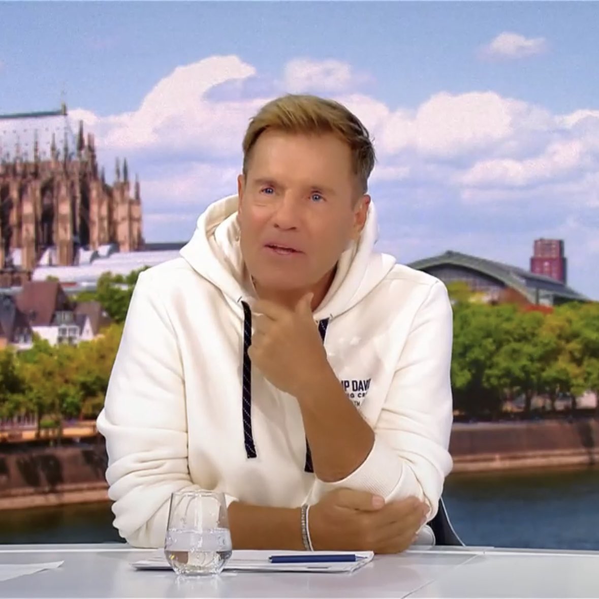 𝑻𝒐𝒎 tweet media