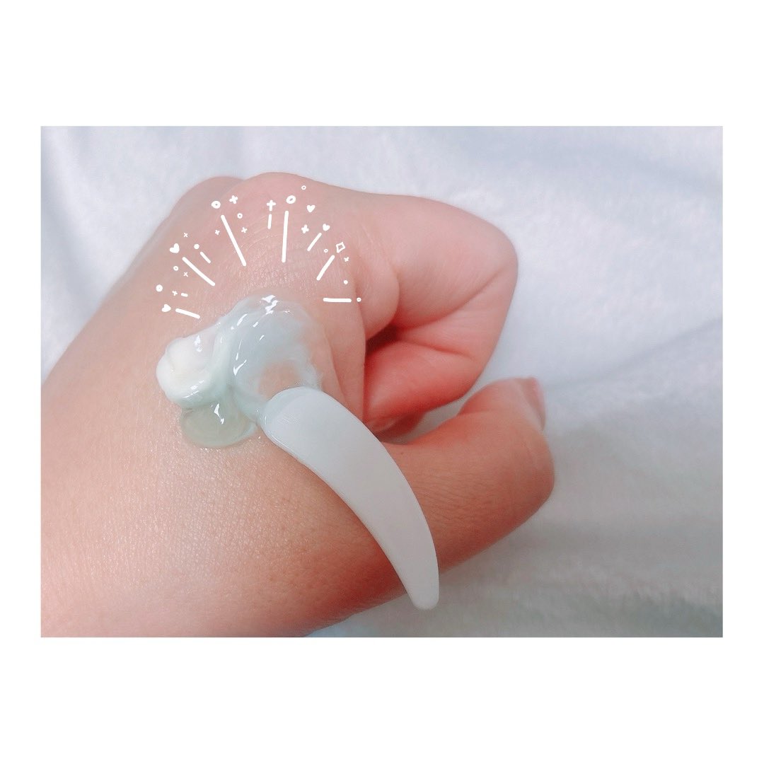 atsumochan's tweet photo. #SILCUS の  #セカンドゼリーセラムクリーム を使用しました！

アクアパールグリーンの方がゼリーで、白がクリームです♡

朝のメイク前はゼリー多め、夜はクリーム多めで付属のスパチュラで調合して使うのが楽しいです😊

保湿はされますが、ツヤっとした仕上がりになるのでお気に入りです😍 https://t.co/FFC94K61yO