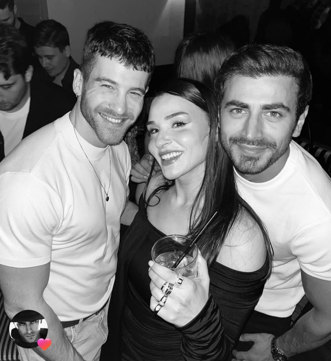 ᴊᴇʟᴀ tweet media