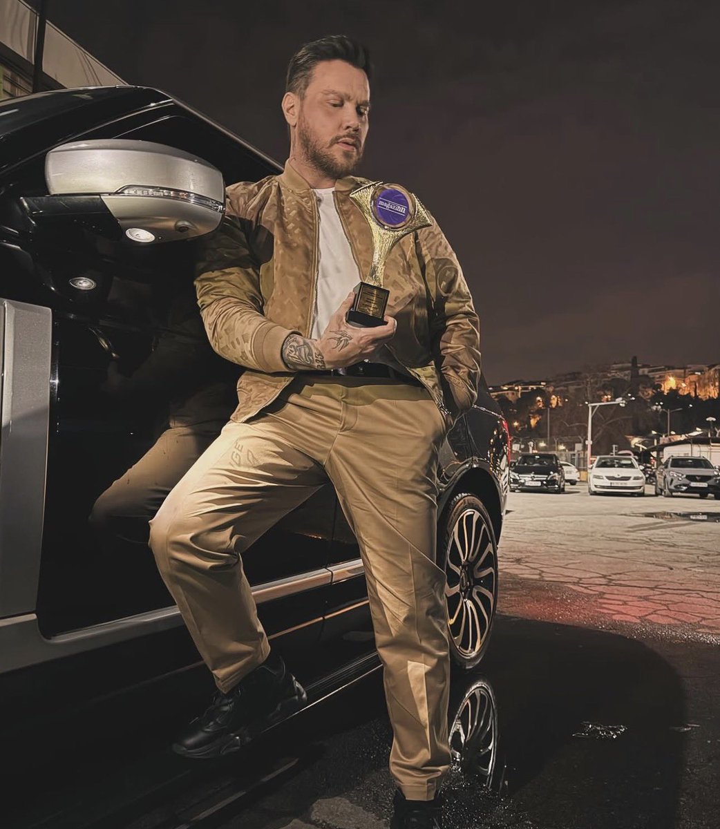 SİYAH SANCAK tweet media