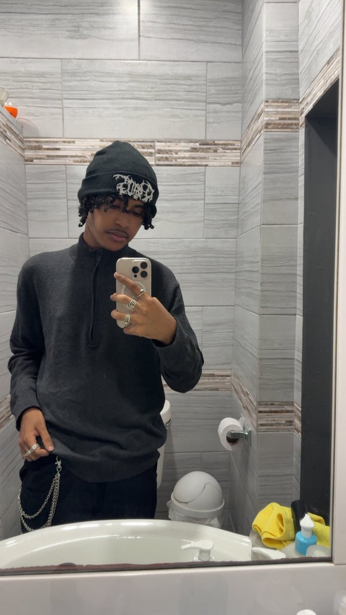 nicholai🧟 tweet media