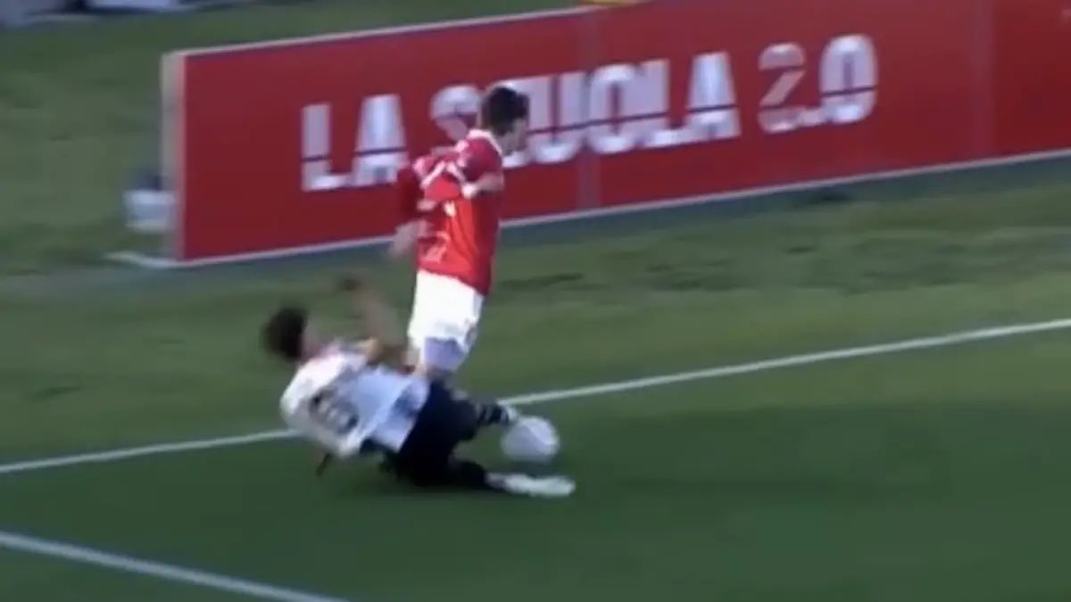 CorradinoNicolo's tweet image. La #Juve #NextGen pareggia 2-2 contro... l'FVS e gli errori arbitrali. Sono loro la squadra che stanno dando più difficoltà ai bianconeri in questa stagione: ennesima decisione incredibile contro i bianconeri che rimangono comunque saldamente in zona playoff