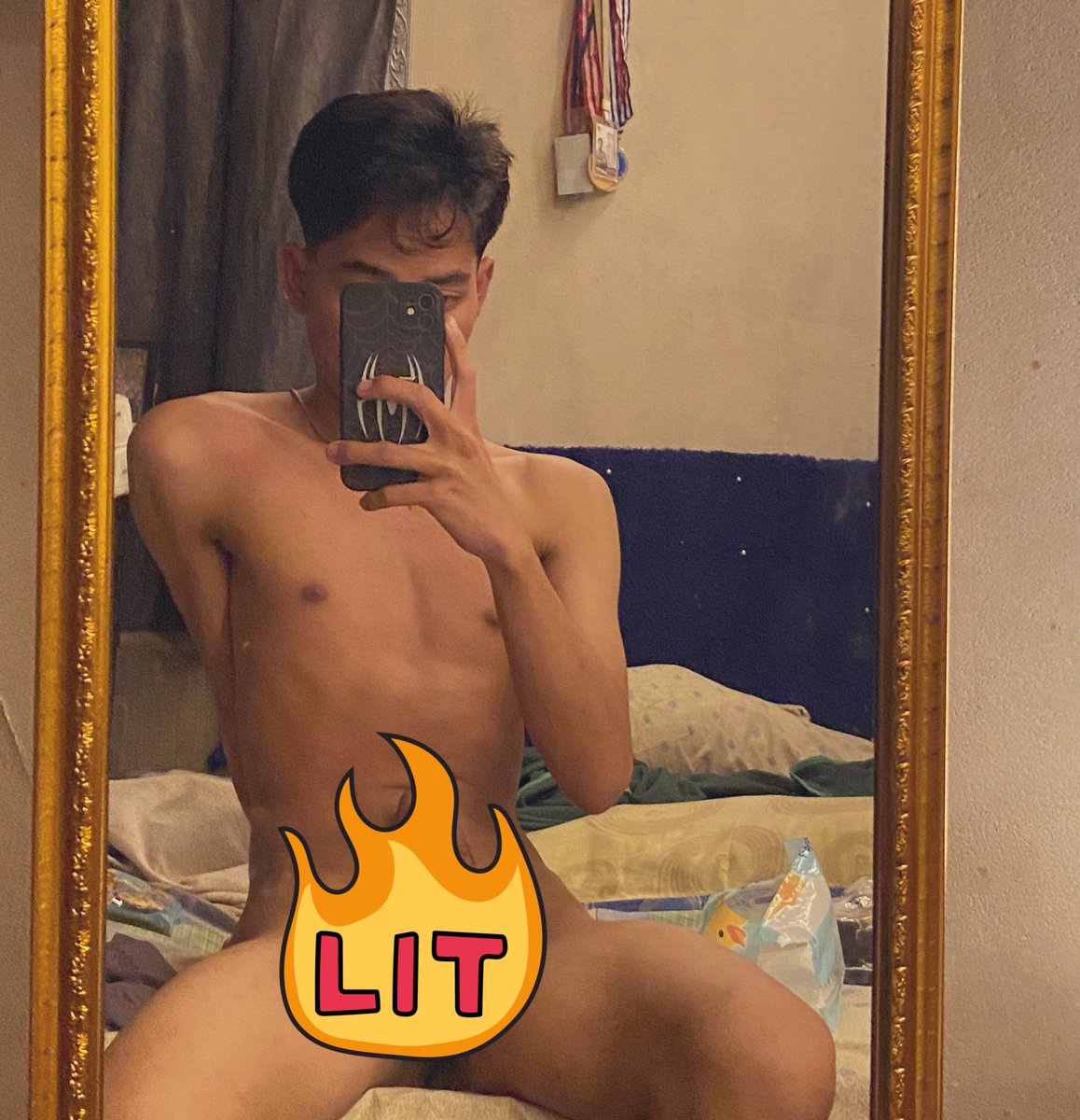 xxxrayhn's tweet photo. ada yg bangun?? #mlm https://t.co/YYVcNmOFa3