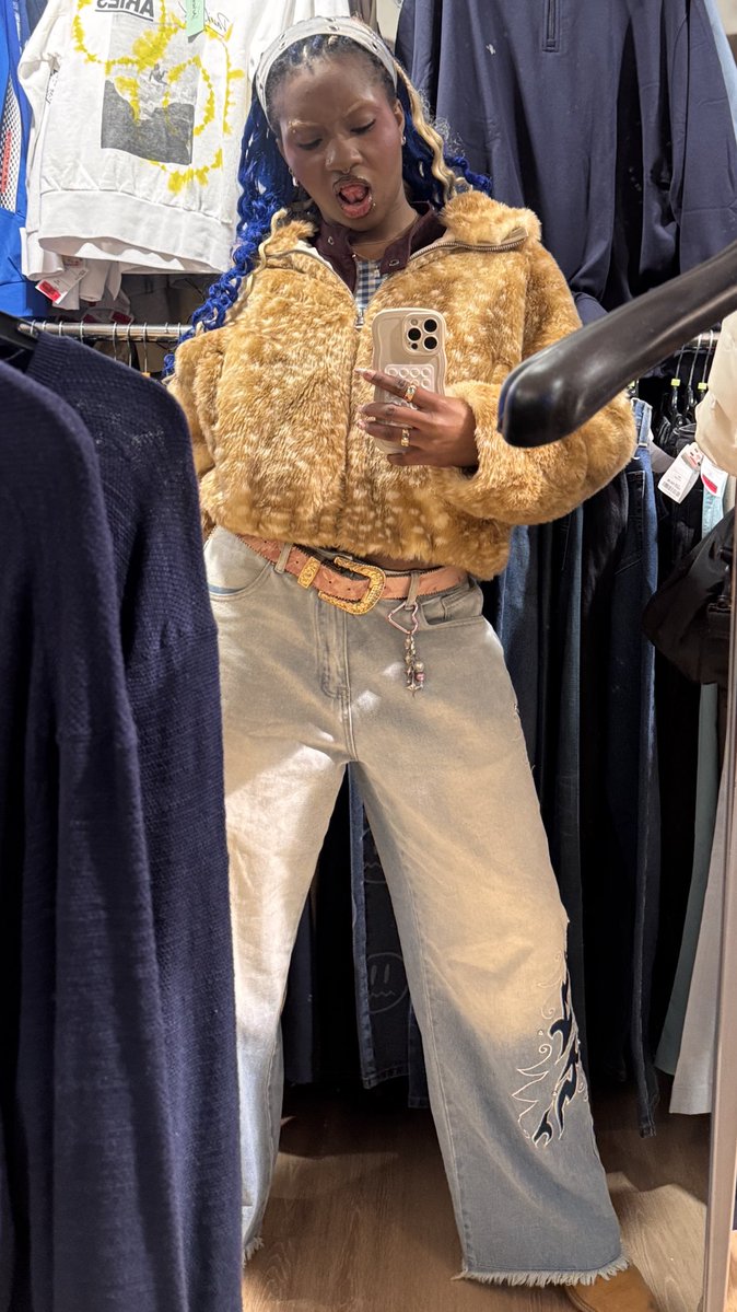 meera ⚢ #1 barou fangirl tweet media