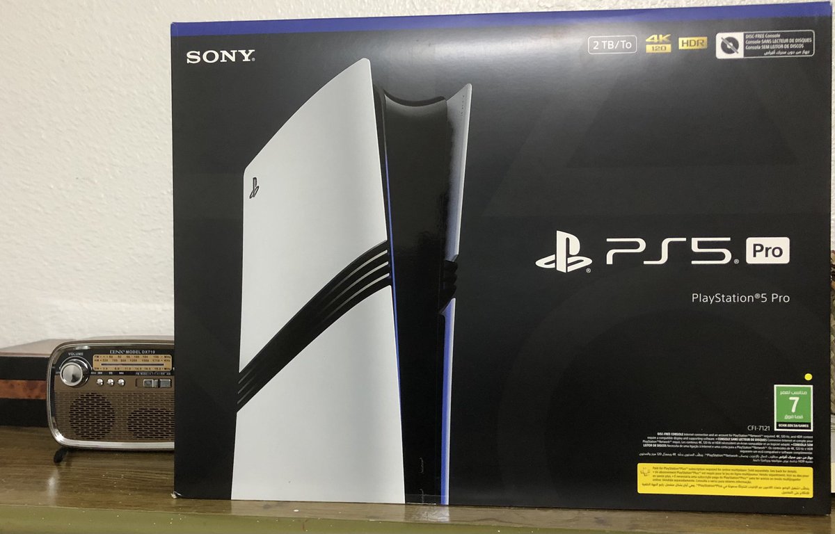 Shalashaska tweet media