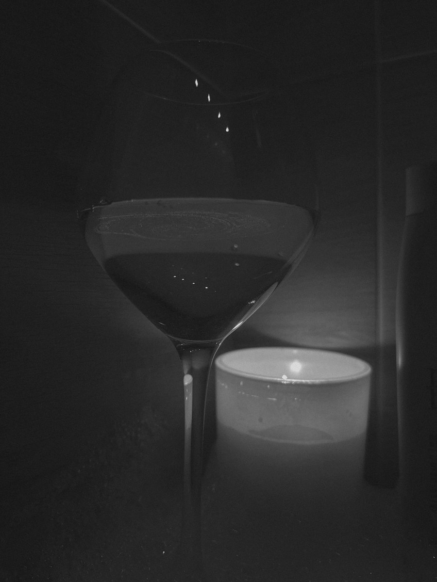 bezkitu_'s tweet image. Wszystko ogarnięte. 
W końcu chwila dla siebie 🫧🍷
#offline