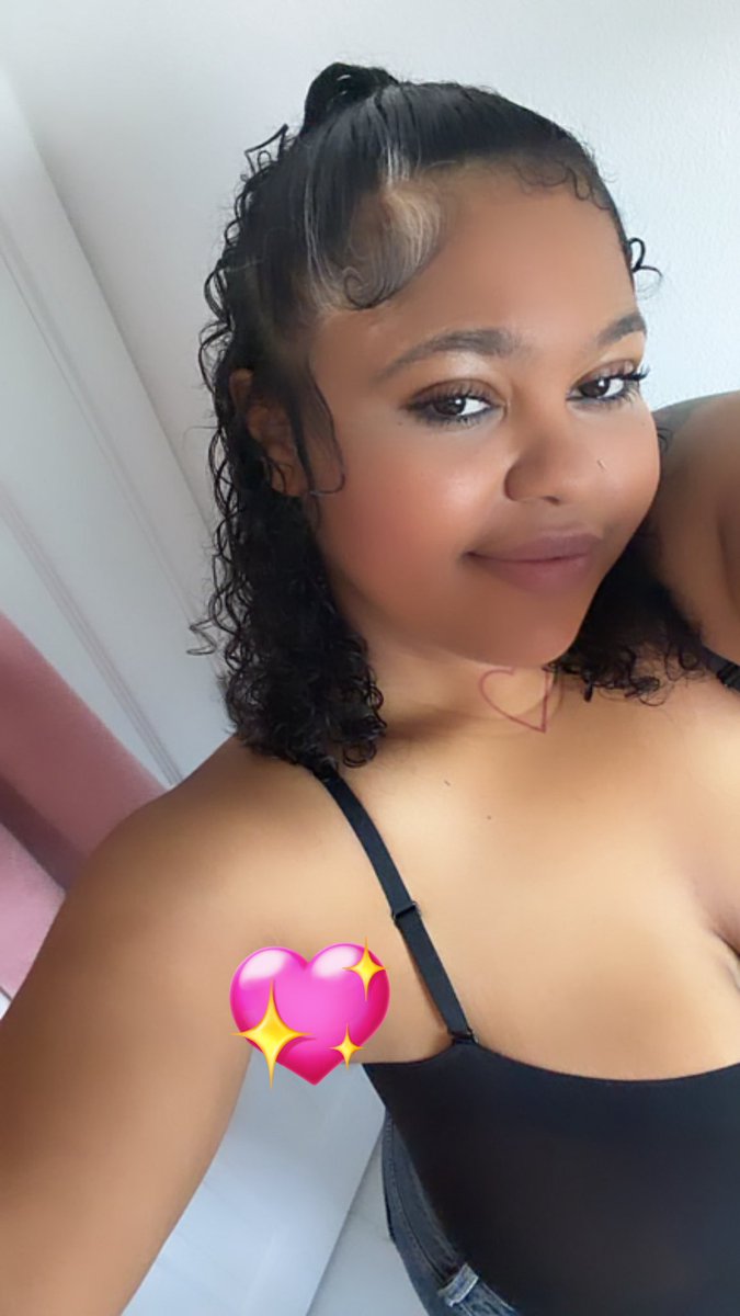 sexckarmaa's tweet photo. im so beautiful 💘✨🥰 #lightbeat https://t.co/Qv1Am0R8ww
