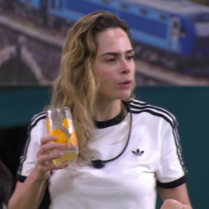 Isabela ✨ tweet media