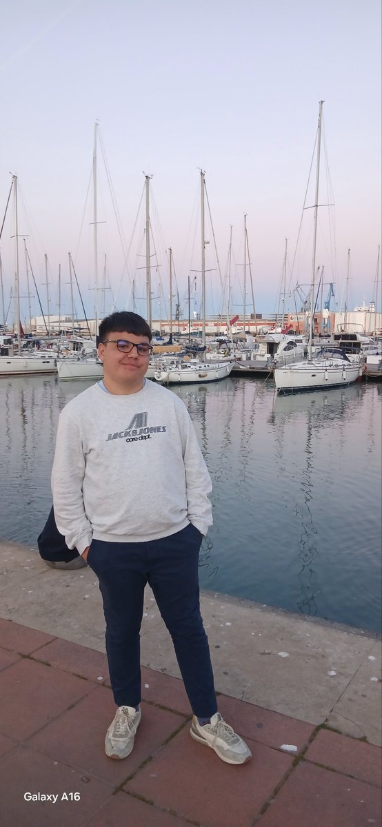 AlmarzaBrigada's tweet photo. Puerto de Castellón.
#semanasanta https://t.co/Wr5ST1f4Wv