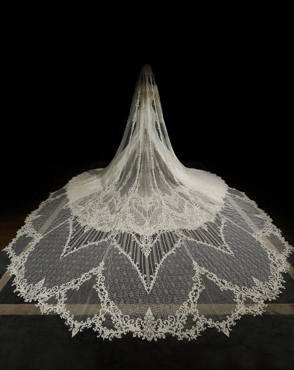 badestoutfit's tweet photo. monica ivena wedding gown https://t.co/2kxvZVUh3p