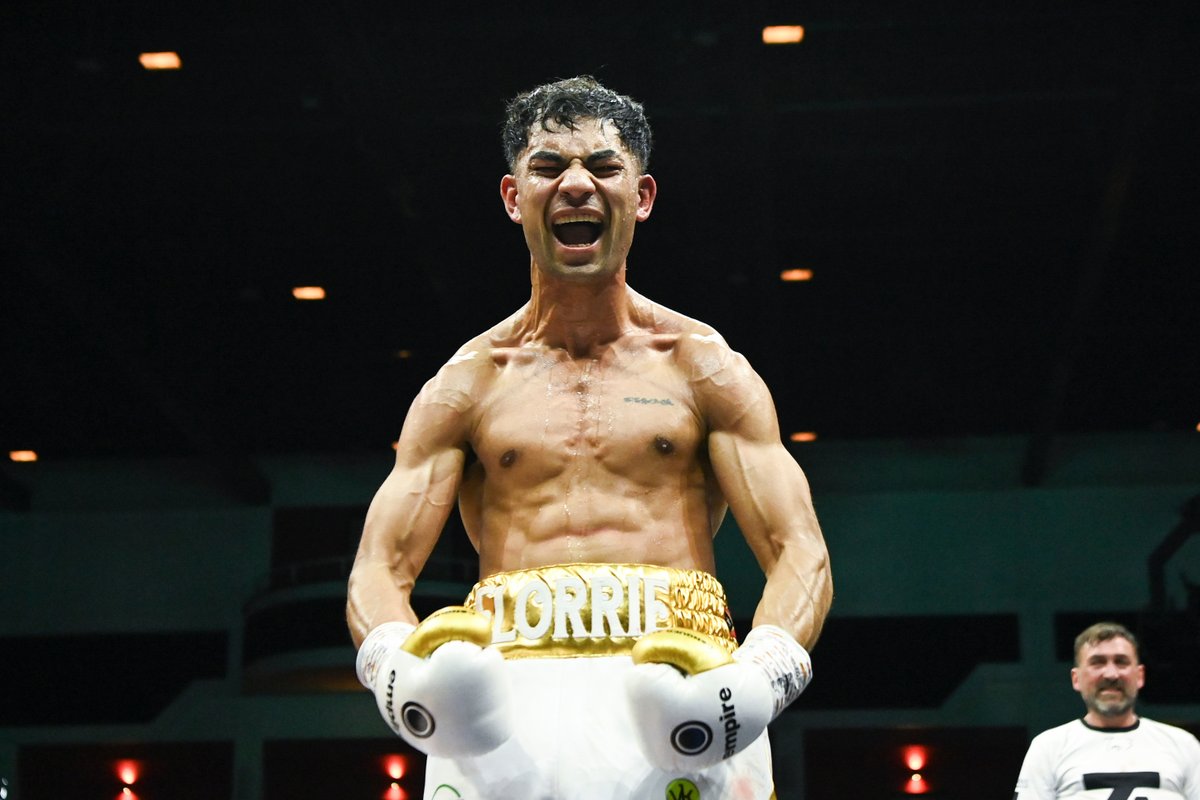 boxxer's tweet photo. 𝘼𝙉𝘿 𝙏𝙃𝙀 𝙉𝙀𝙒 🏆

Teo Alin lands the perfect punch to become the new Celtic champion 🔥

#PricePineiro | Now | BBC Two | Utilita Arena Cardiff https://t.co/TxNNfXgqMm