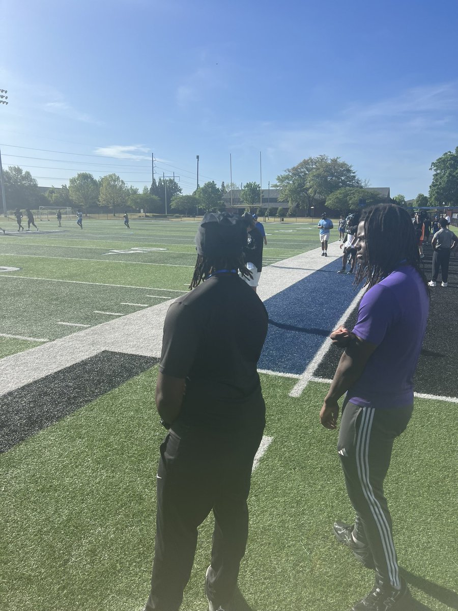 HoltIronmenFtbl's tweet photo. Markeyth Jackson ‘27 @JacksonMarkeyth &amp; Jamarion “Peanut” Washington ‘28 @gohxrd_jt campus @FaulknerFTBL spring practice today! #RecruitHolt #BleedPurple @HallTechSports1 @1CourtSideBank  @AL_Recruiting @UnLockYourGame_ https://t.co/36Aha8vp1Z