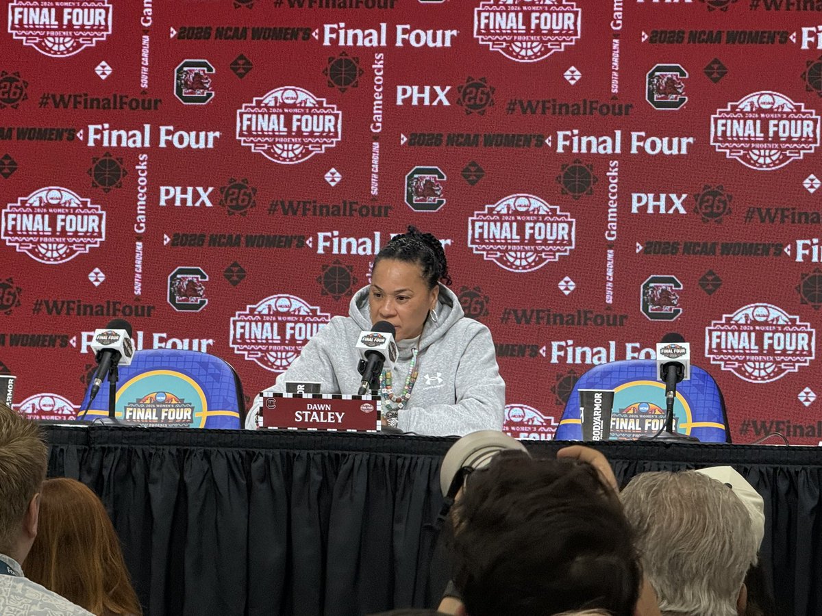 JudiGatson's tweet photo. Asked about not letting drama distract her, Coach Dawn Staley says she had a “praying mother &amp; grew up on the streets of North Philly” … translation = nothing is going to get her off her game. #WFinalFour #GamecockWBB #ChasingAChampionship #WIS10 https://t.co/rlyJcHVsGr