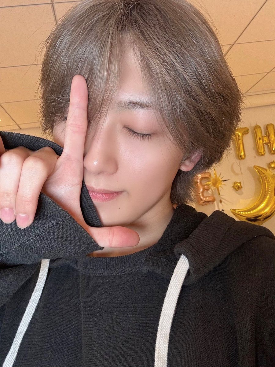 taro follow lim 💔 tweet media