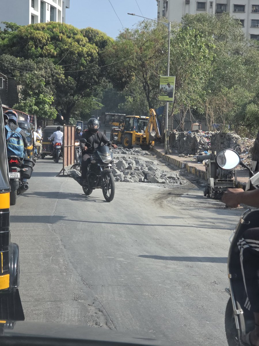 normally_crazy's tweet photo. The road from #powai police to #chandivali (DP road no 9) dug up after being completed a few months back !  

@mybmc wtd do you guys think you are doing with this city ? @ChandivaliCCWA @mid_day https://t.co/tM6tE8TBm6