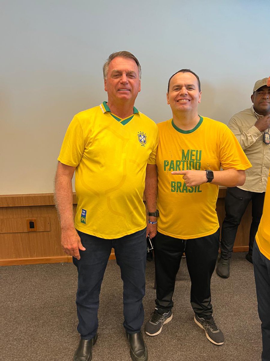 Gil Diniz tweet media