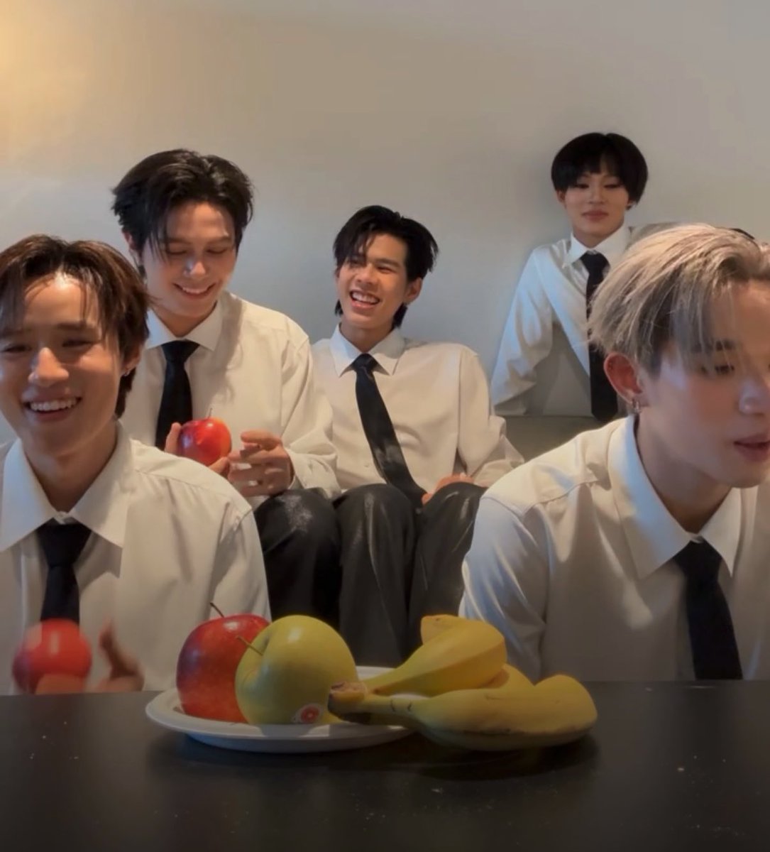 c '• ﻌ •` tweet media