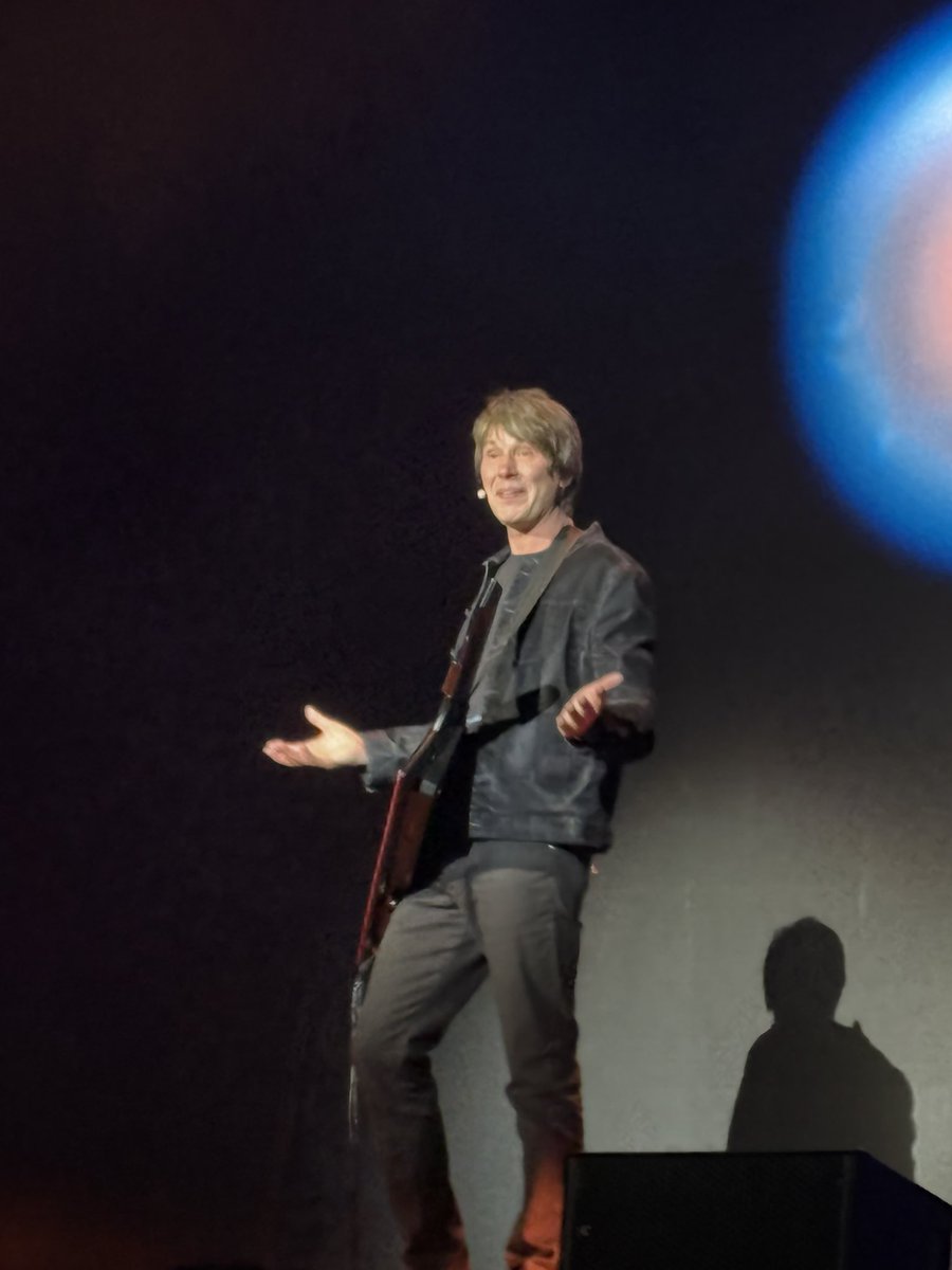 Витя Цэ tweet media