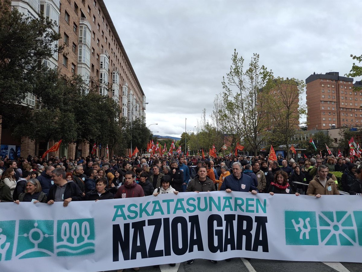 EM-electomania.es tweet media