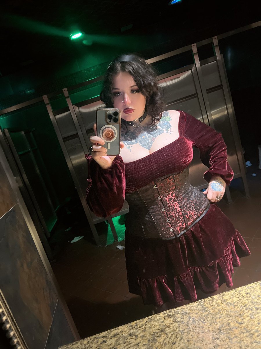 Heavenlee tweet media