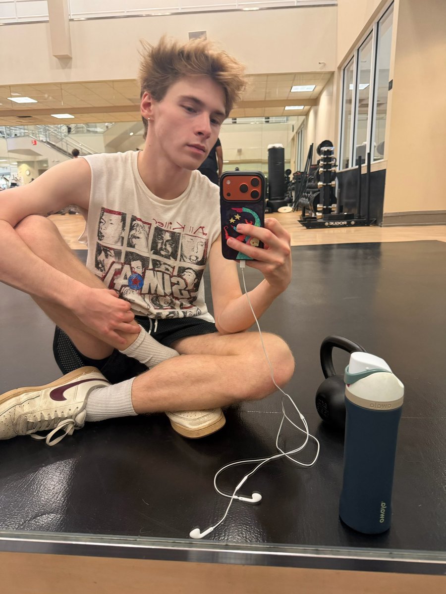 Hippopotamus tweet media