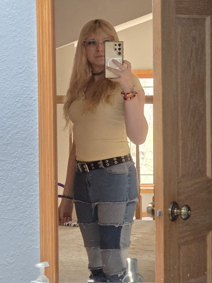 Rozi Rabbit tweet media