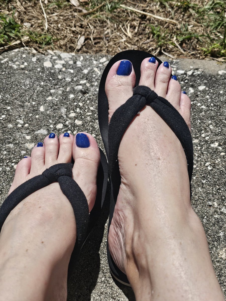 ArchAimeee - Feet & Findom tweet media