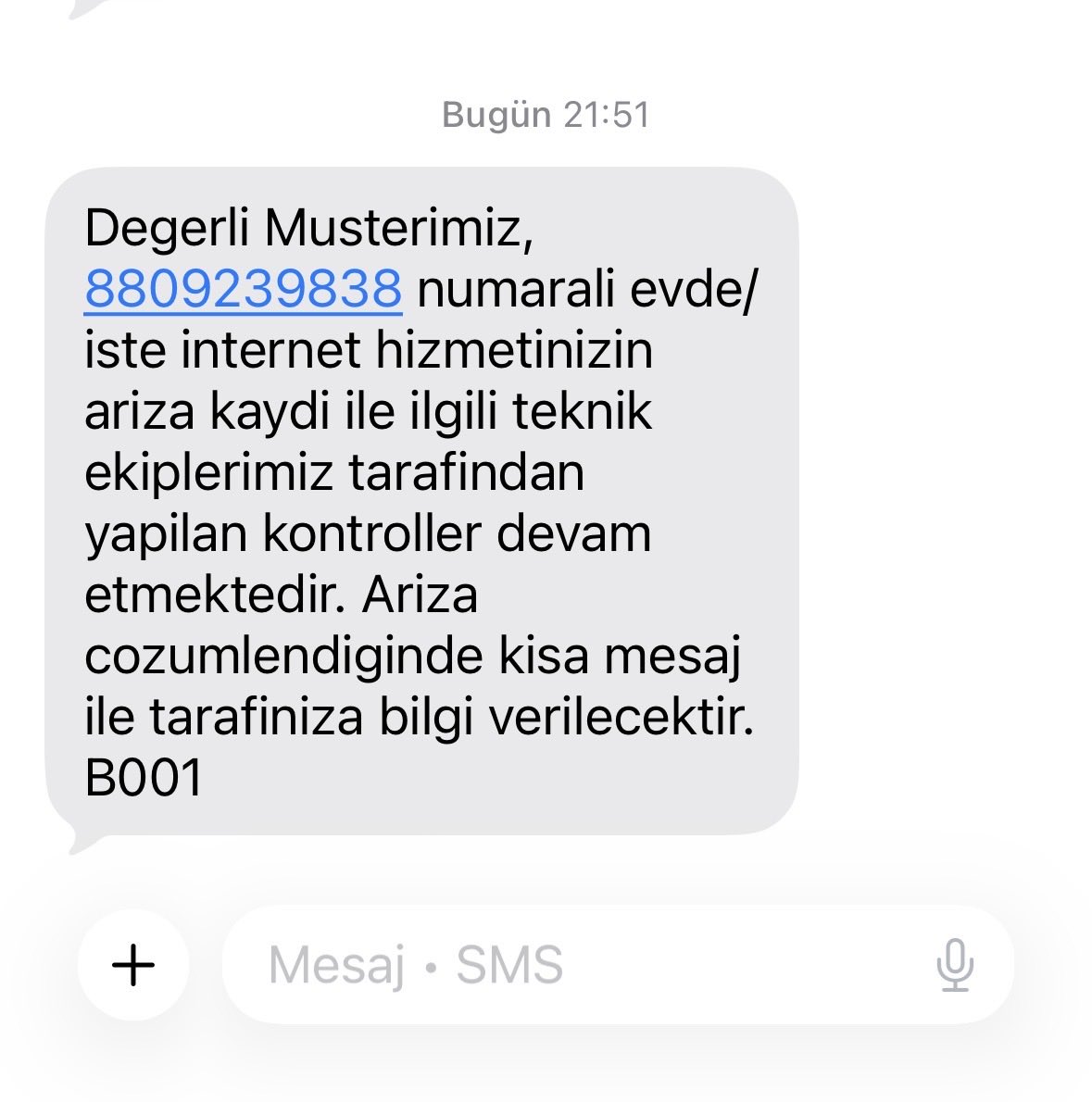su_susii's tweet photo. 27 Mart’tan beri internet yok.Tivibu yok!Aramalar, şikayetler, arıza kayıtları hiç bir işe yaramadı. İzmir gibi büyük bir şehrin merkezinde düştüğümüz duruma bak! Aboneliğimin iptalini istiyorum.Cayma bedeli almazsınız herhalde bu ayıbınızın üzerine😡 #turktelekom  @ttnet https://t.co/a7xyP3uKDq