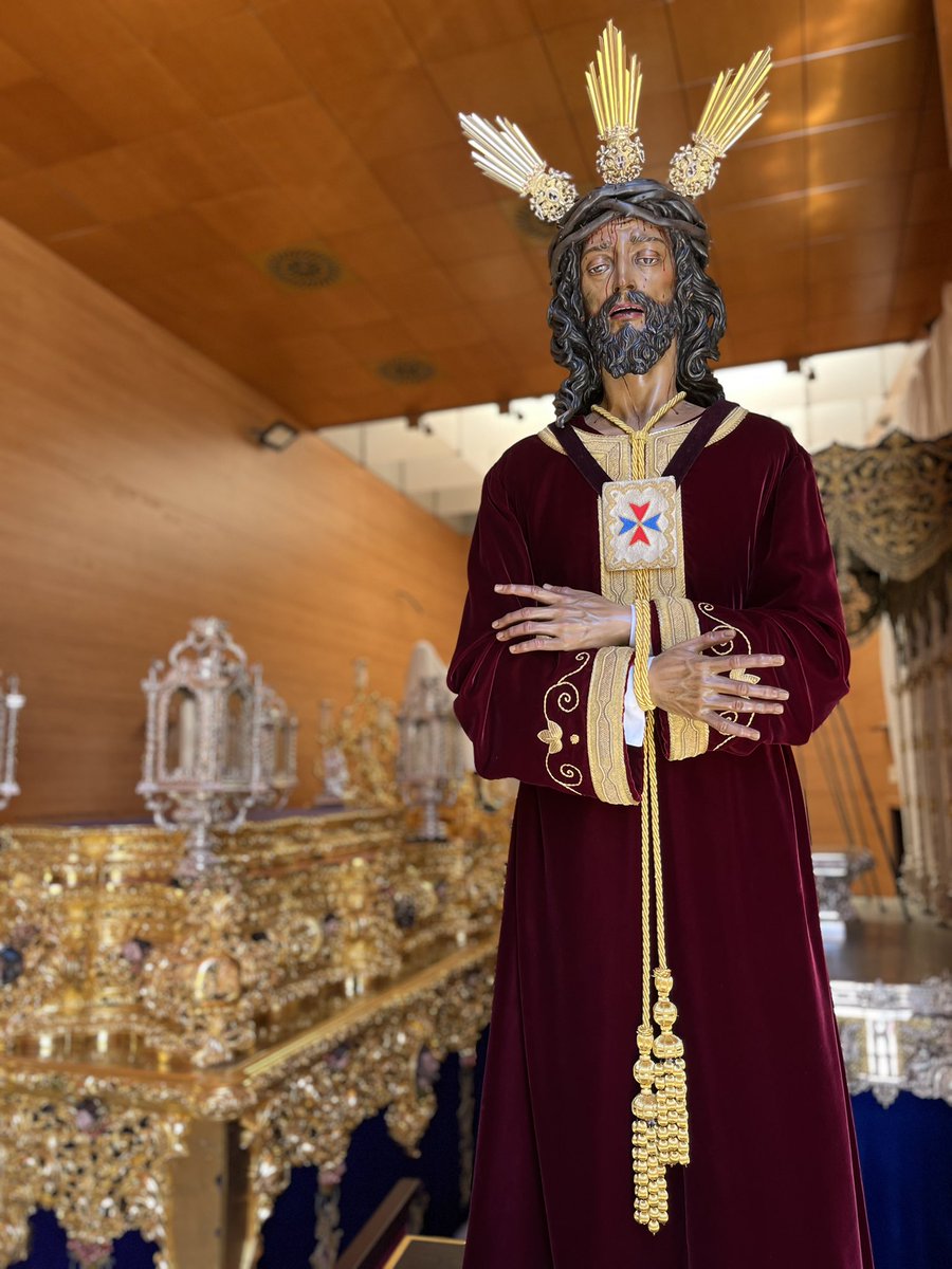 PrendimientoAlm's tweet photo. 📸 A las puertas de la Pascua, nuestros Sagrados Titulares ya se encuentran dispuestos para el Solemne Traslado hasta la Catedral.

Tendrá lugar, como es tradicional, el próximo lunes a las 21 h. desde la Casa de Hermandad.

🪡 N.H. Javier Marín y Juan Rosales 

#elPrendimiento26 https://t.co/5nCUgfzQOU