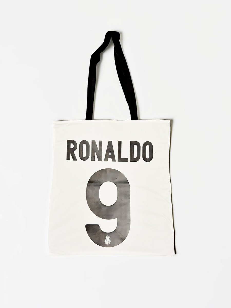 niclasico's tweet image. Four more 1 of 1 Kit Tote Bags have been added to the website. #messi #ronaldo

niclasico.co.uk/collections/to…