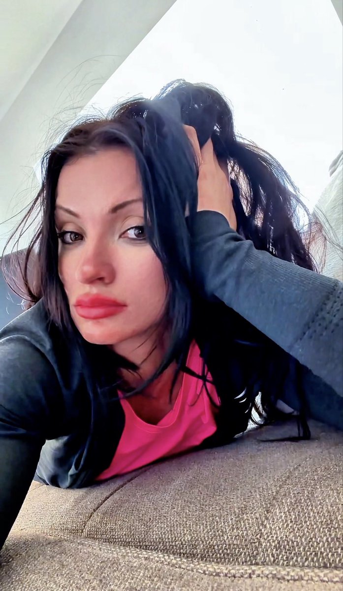 Whitney Grenaway tweet media