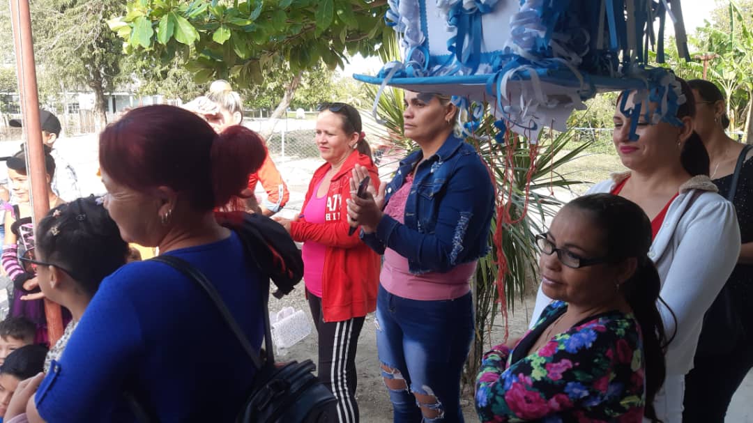 LimaPrimaria's tweet photo. Actividades de celebración en nuestra institución educativa de #Cacocum Feliz 65 aniversario https://t.co/R8HUZHtRTD