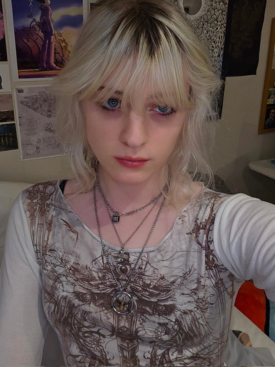 Valerie🐧 tweet media