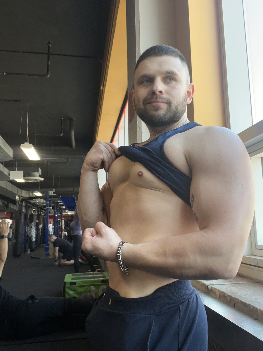 Masonmuscles's tweet photo. @OnlyoneQuis Figured I’d join in💪🏻 https://t.co/VGMG1cKTNC