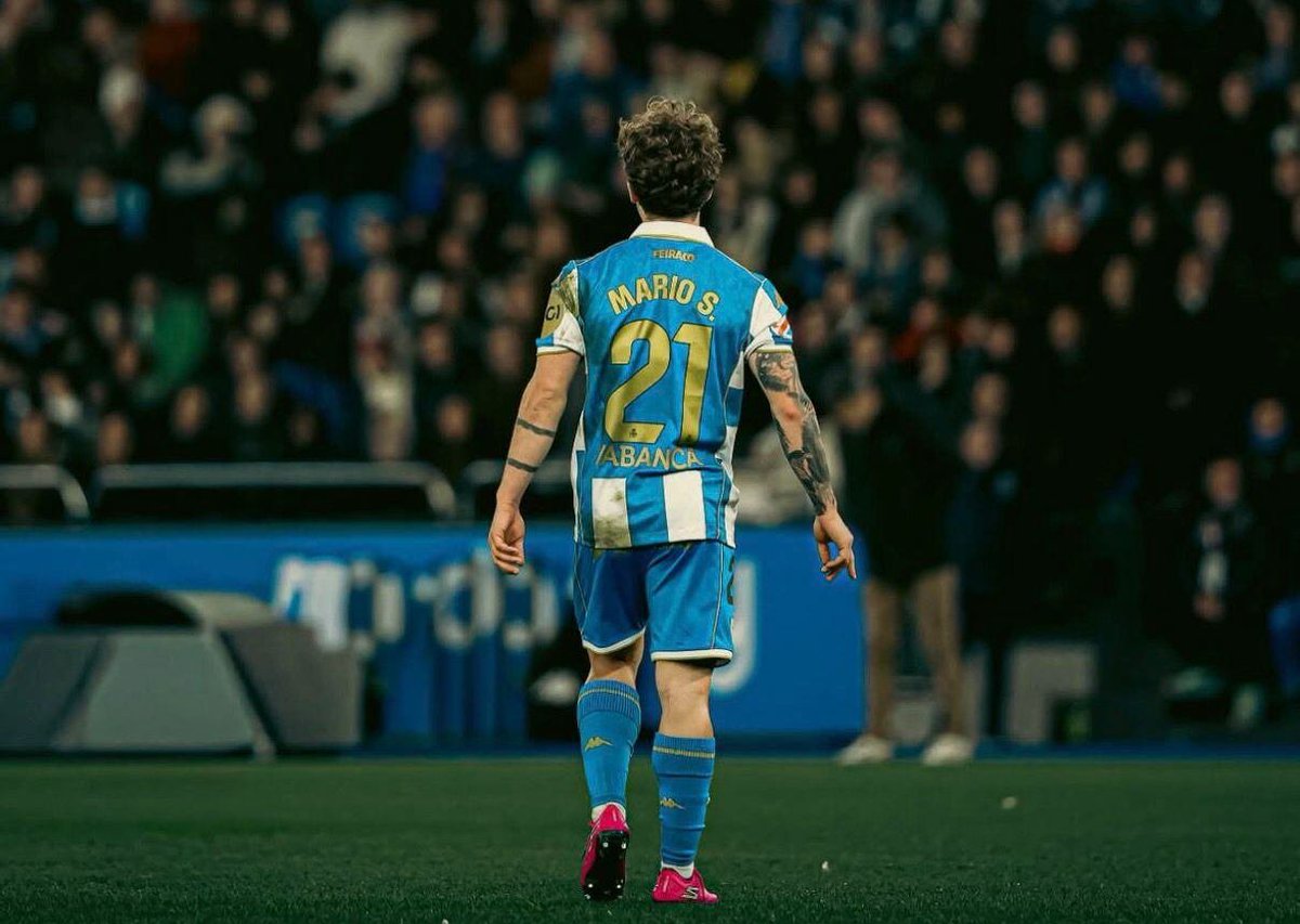 Blxncx_4's tweet photo. Seguramente sea el mejor partido que he visto de Mario Soriano con esta camiseta.

La transición que hace de zona de 3/4 a la base. El director de juego definitivo que suma talento, sensibilidad por el juego, comprensión, calidad y personalidad para querer la pelota.

El 21 es mi jugador favorito. Hoy ha subido otro escalón. Incomparable a cualquier otro mediocentro de esta liga.