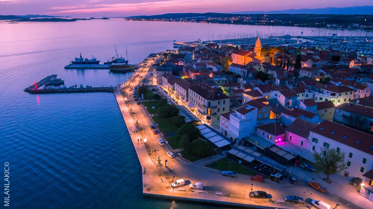 JosipMayer's tweet photo. 🇭🇷🇭🇷Biograd na Moru pokazuje kako dijaspora može biti pokretač razvoja.
Uz Marshall plan za Hrvatsku & Povratak Hrvata u Hrvatsku → povratak, radna mjesta, rast.
#Biograd #Dijaspora #Hrvatska #Povratak #Demografija
https://t.co/4lUINcTtvE https://t.co/HnZiHMjxKE