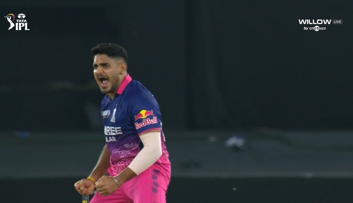 LeoVikkash™ tweet media