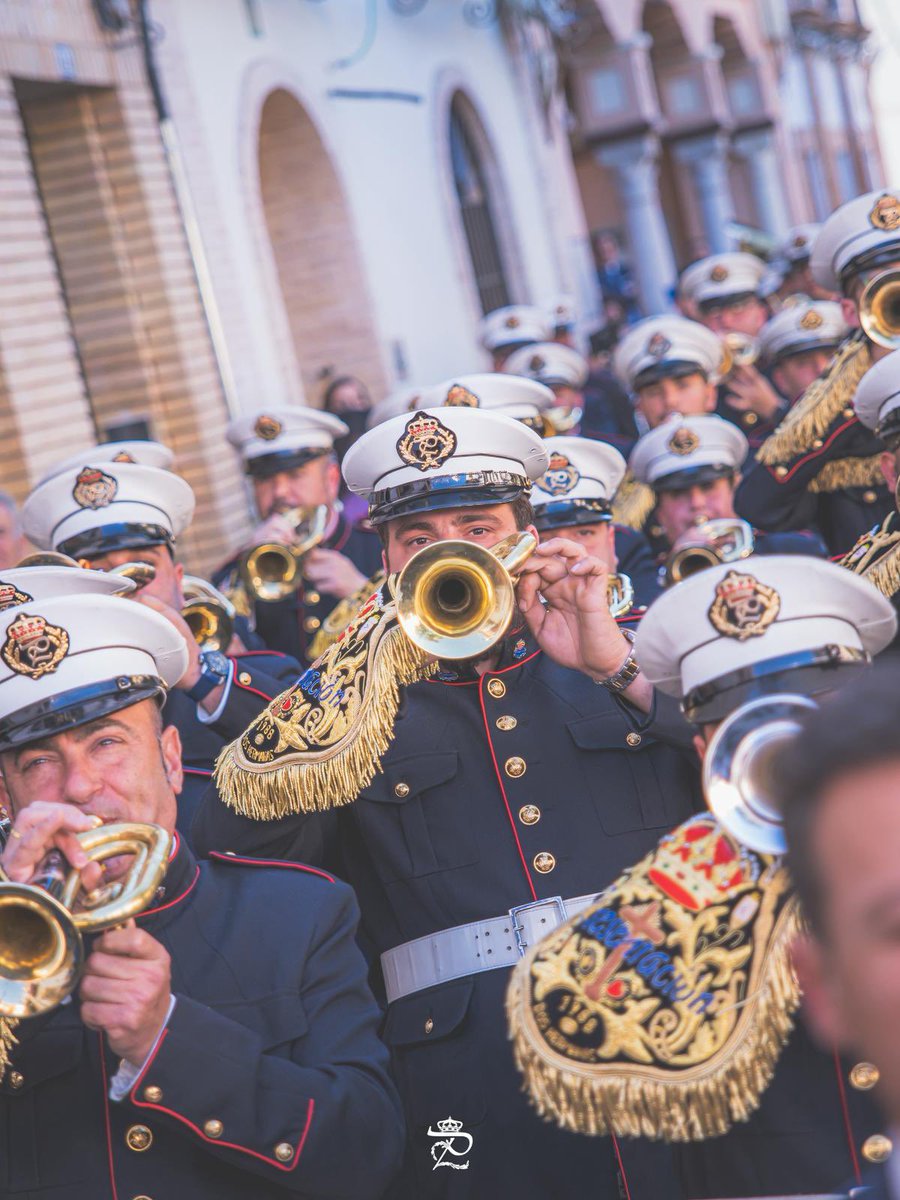 BpresentacionAP's tweet photo. Va cayendo la tarde y el público arropa a su Stmo. Cristo de la Misericordia de la @HdadDoloresRda. 

🎼𝐒𝐞𝐧𝐭𝐢𝐦𝐢𝐞𝐧𝐭𝐨 𝐆𝐢𝐭𝐚𝐧𝐨
🎼𝐓𝐮 𝐂𝐫𝐮𝐳 𝐞𝐬 𝐥𝐚 𝐕𝐞𝐫𝐝𝐚𝐝

#PorSiemprePresentación https://t.co/3RkzC8aIag