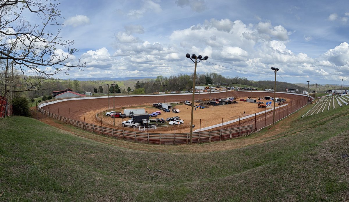 cwells52's tweet photo. It’s a beautiful day here at @Tazspeedway for tonight’s @SoNationals Lil Bill Corum Memorial paying $21,000 to the winner. https://t.co/DPTVWCRCKB