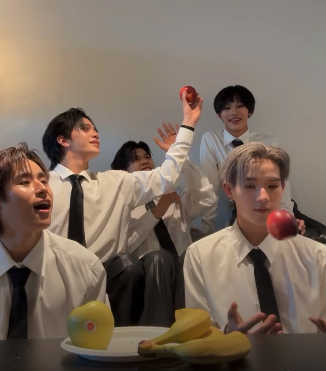 c '• ﻌ •` tweet media