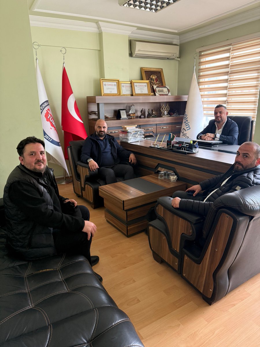 haydaroyit3's tweet image. Milli Gençlik Derneği'nin kıymetli gençleri ve Sultanbeyli
Başkanı Tarık Özer ofisimize misafir oldular. Gözlerindeki inanç, sözlerindeki kararlılık bize bir kez daha gösterdi ki; bu yürüyüş güçlü bir geleceğin habercisidir. Biz birlikte oldukça, yarınlar çok daha #güçlü #olacak.