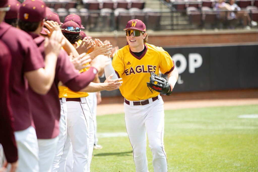 WinthropBSB's tweet photo. go timeeee 

#BigSouthBSB | #ROCKtheHILL https://t.co/uey7gAEfhr