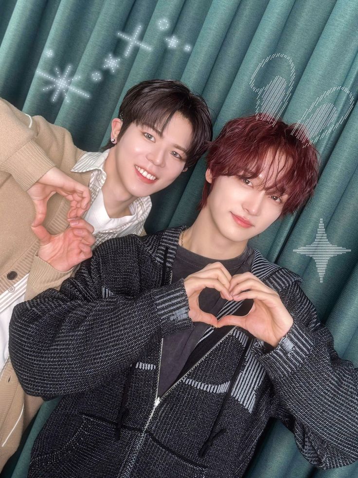 mariii:-P⋆˚✰ is UNIQUE tweet media