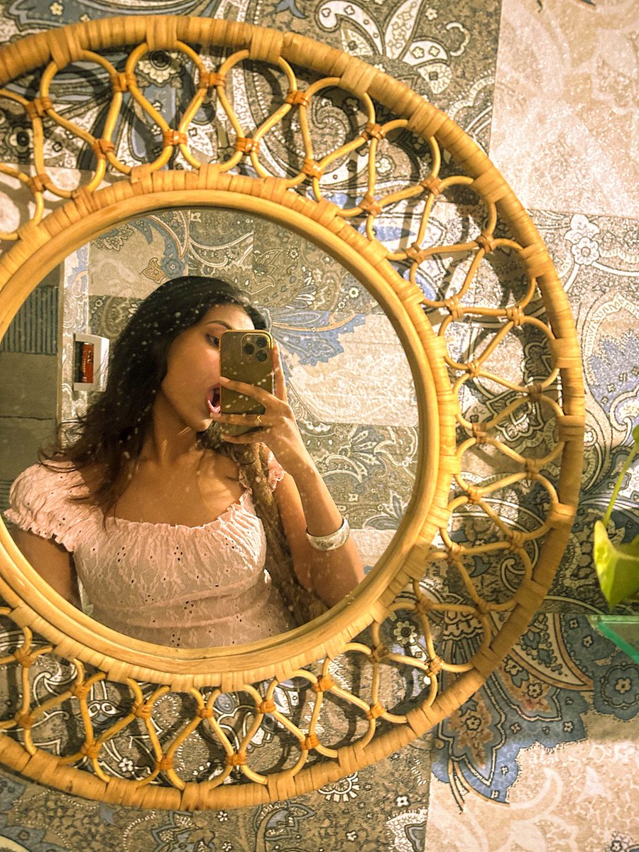 జాబిల్లి కోసం🥀 tweet media