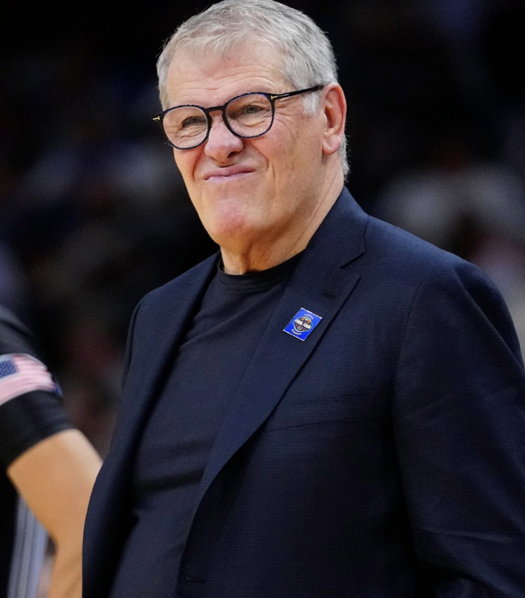 PolymarketSport's tweet image. 🚨JUST IN: Geno Auriemma issued an apology to Dawn Staley and South Carolina:

“There’s no excuse for how I handled the end of the game vs. South Carolina. It’s unlike what I do and what our standard is here at Connecticut. I want to apologize to the staff and the team at South